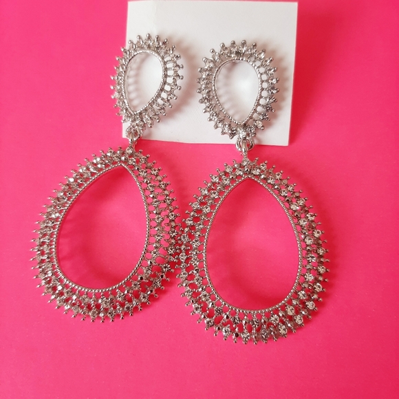 Vintage Dangling Earrings - Picture 2 of 4